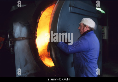 L'incinération des carcasses de vaches suspectes de l'ESB, la maladie de la vache folle. Midlands, Royaume-Uni Banque D'Images