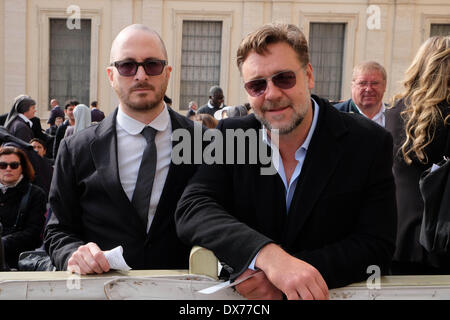 Vatican, Rome, Italie. 19 mars 2014. Rome Vatican St Peter's Square Russell Crowe et directeur Darren Aronofsky au cours de l'Audience Générale du Pape François, le 19 mars 2014 Credit : Realy Easy Star/Alamy Live News Banque D'Images