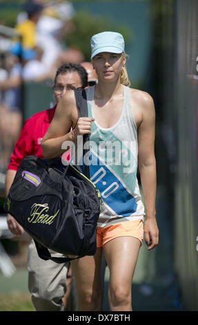 Key Biscayne, Floride, USA. Mar 19, 2014. Key Biscayne - Mars 19 : Roger Federer (SUI) et Kei Nischikori (JPN) pratiquer ensemble jours avant leurs matchs de la ronde d'ouverture 2014 Open de Tennis de Sony. Crédit : Andrew Patron/ZUMAPRESS.com/Alamy Live News Banque D'Images