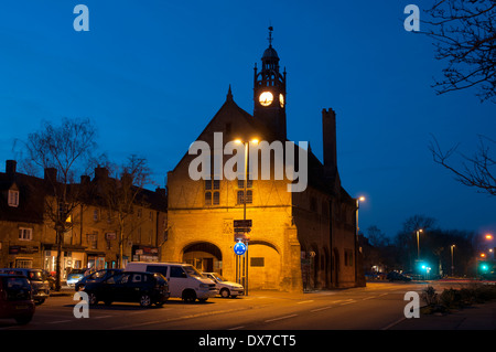 Le Redesdale Hall et High Street, Moreton in Marsh, Gloucestershire, England, UK Banque D'Images