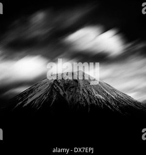 Nuages sur le Mont Fuji, Shizuoka Prefecture, Japan Banque D'Images