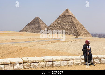 La grande pyramide de Chéops (Khéops)à Gizeh (Gizeh) : Coupe ...