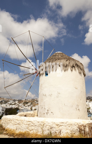 L'un des cinq célèbres moulins à vent, Chora, la ville de Mykonos, Mykonos, Grèce Banque D'Images