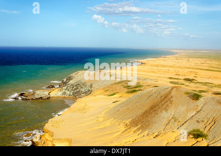 Paysage désertique et marins, près de Cabo de la Vela dans La Guajira, Colombie Banque D'Images