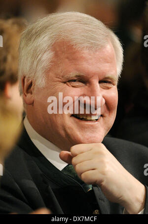 Munich, Allemagne. Mar 19, 2014. Premier ministre de Bavière Horst Seehofer assiste à la traditionnelle 'politicien' sur le rôti au Nockherberg Munich, Allemagne, 19 mars 2014. La traditionnelle bière stout saison commence en Bavière avec le traditionnel rôti. Photo : Tobias HASE/dpa/Alamy Live News Banque D'Images