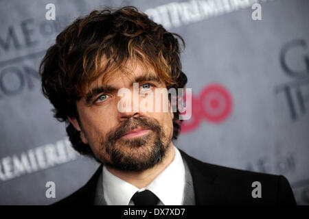 Peter Dinklage participant à la "Game of Thrones" Saison 4 première mondiale au Avery Fisher Hall, Lincoln Center le 18 mars 2014 à New York City/photo alliance Banque D'Images