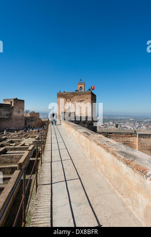 Remparts sur l'Alcazaba menant vers la Watch Tower, Tour de la Vela Banque D'Images