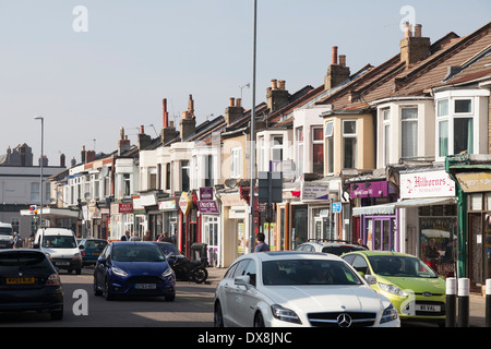 Albert Road les petits magasins en Southsea. Banque D'Images