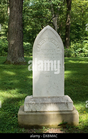 Tombe de Nancy Hanks Lincoln, Lincoln Boyhood National Memorial, dans l'Indiana. Photographie numérique Banque D'Images