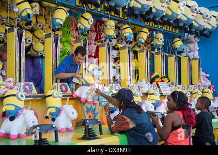 Tampa, Floride - un jeu stand lors de la Foire de l'État de Floride. Banque D'Images