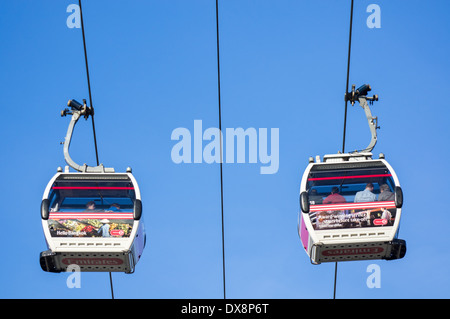 Gondoles du téléphérique Emirates Air Line, Londres Angleterre Royaume-Uni Banque D'Images