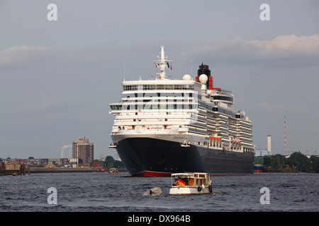 Un paquebot de croisière Queen Elizabeth Banque D'Images