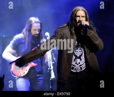 Toronto, Canada. Le 20 mars 2014. American rock metal progressif Dream Theater exécute au Massey Hall de Toronto. En photo, le chanteur James LaBrie. Credit : EXImages/Alamy Live News Banque D'Images