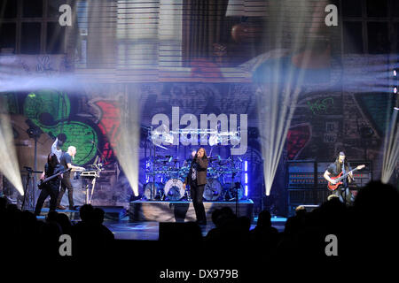 Toronto, Canada. Le 20 mars 2014. American rock metal progressif Dream Theater exécute au Massey Hall de Toronto. Credit : EXImages/Alamy Live News Banque D'Images