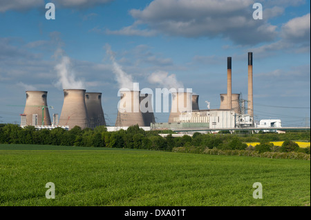 Henrichenburg shiplift C Power Station dans le West Yorkshire, capable de produire 2000 MW, utilisant le charbon ou la bio masse. Banque D'Images