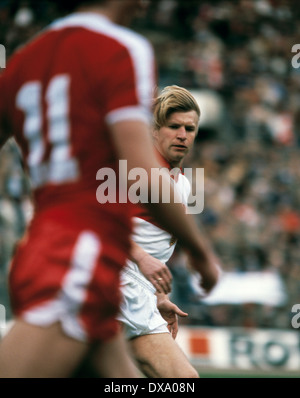 Football, Bundesliga, 1980-1981, stade du Rhin, Fortuna Düsseldorf contre le VfB Stuttgart 3:1, scène du match, Bernd Foerster (Stuttgart) Banque D'Images