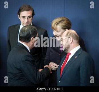 Bruxelles, Belgique. Mar 20, 2014. (L-R) Le Premier ministre portugais Pedro Passos Coelho, le président chypriote Nicos Anastasiades, chancelier fédéral allemand, Angela Merkel, et Martin Schulz, le président du Parlement européen lors d'une photo de famille au début du printemps la tête d'Etat lors du Sommet européen au Conseil de l'Union européenne siège à Bruxelles, Belgique Le 20.03.2014 Crédit : afp photo alliance/Alamy Live News Banque D'Images