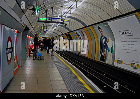 La station de métro Green Park Jubilee Line plate-forme, City of Westminster, London, England, United Kingdom Banque D'Images