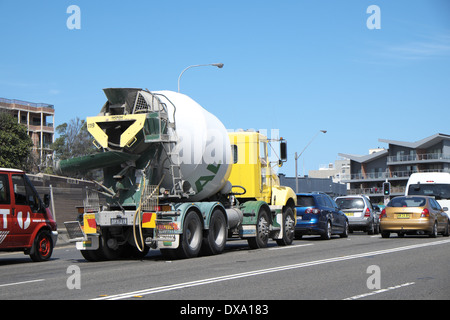 Camion à béton prêt à mélanger Boral à redfern, Sydney, australie Banque D'Images