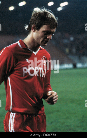 Football, Bundesliga, 1982/1983, stade de la Ruhr, Bochum contre 1. FC Kaiserslautern 1:1, fin de la partie, laissant, Torbjoern Nilsson (FCK) Banque D'Images