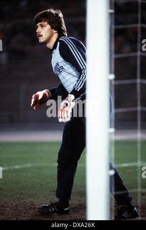 Football, Bundesliga, 1982/1983, stade du Rhin, Fortuna Düsseldorf contre Arminia Bielefeld 2:0, scène du match, keeper Volker Diergardt (Arminia) Banque D'Images