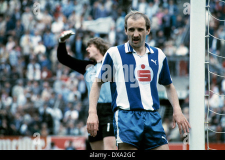 Football, Bundesliga, 1982/1983, le stade am Boekelberg, Borussia Moenchengladbach contre Hertha BSC Berlin 3:1, scène du match, Horst Ehrmantraut (Hertha Berlin) Banque D'Images