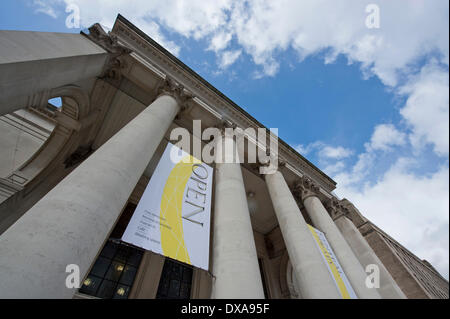 MANCHESTER, UK. Mar 21, 2014. La Bibliothèque centrale de Manchester à St Peter's square se trouvent le centre-ville de rouvre au public le samedi 22 mars 2014 après une rénovation de 48 millions de livres à l'intérieur. La révision a pris quatre ans après sa fermeture temporaire en 2010, mais s'ouvre de 80 ans après sa première ouverture en 1934 Credit : Russell Hart/Alamy Live News Banque D'Images