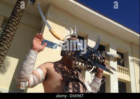 Un militant de la libération des animaux 269 vivant qui a posé lors d'une manifestation visuelle du public demandant d'arrêter les beurres pour la consommation humaine à tel Aviv le 21 mars 2014. 269life a été fondée pour attirer l'attention sur la situation critique des animaux élevés et abattus pour la consommation humaine. Banque D'Images