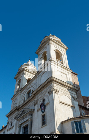 La Trinità dei Monti église située en haut de la place d'Espagne, Rome, Italie Banque D'Images
