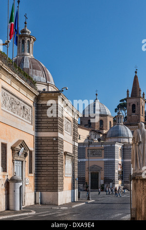 Basilique de Santa Maria del Popolo, la Piazza del Popolo, Rome, Italie Banque D'Images