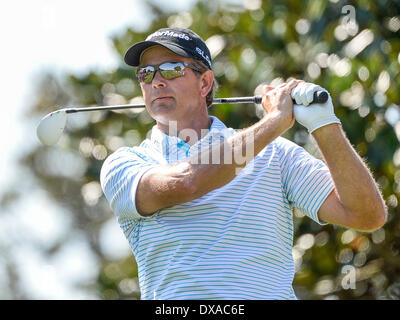 Orlando, Floride, USA. 21 mars 2014. Ratief Goosen # 2 tee de golf au cours de deuxième tour de l'Arnold Palmer Invitational présentée par Mastercard tenue à Arnold Palmer's Bay Hill Club & Lodge à Orlando, FL : Cal Crédit Sport Media/Alamy Live News Banque D'Images