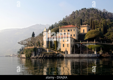 Villa del Balbianello prises à partir d'un bateau sur le lac de Côme la villa est magnifique et reconnaissable de Star Wars et Casino Royale Banque D'Images