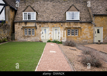 Cottages en pierre de Cotswold, Broadway, Cotswolds, Worcestershire, Angleterre. Banque D'Images