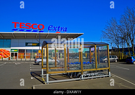 Tesco Extra Wembley, London Borough of Brent, London, Angleterre, Royaume-Uni Banque D'Images