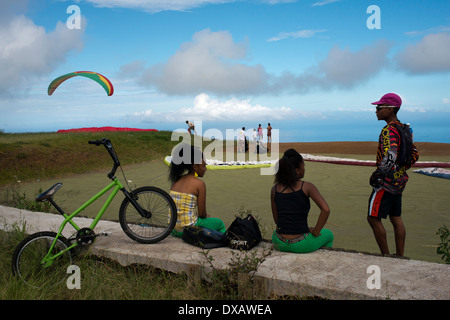 Le Parapente à St Leu. L'île de la réunion, dans l'OCÉAN INDIEN, est un excellent endroit pour le vol libre, les conditions de vol Banque D'Images