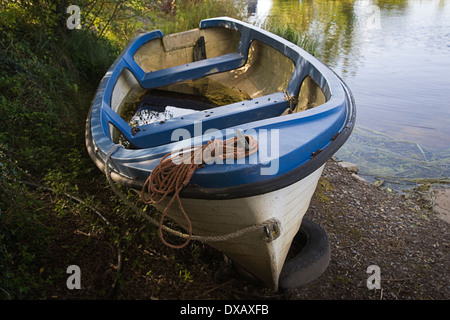 Bateau de lac au repos dans Tipperary Irlande Banque D'Images