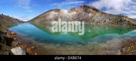 Le lac Emerald, volcanique sur Red Crater le long de la traversée Alpine Tongariro, île du Nord, en Nouvelle-Zélande. Banque D'Images