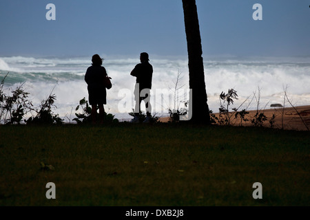 Haena Beach après une tempête tropicale sur Kauai, Hawaii. Banque D'Images