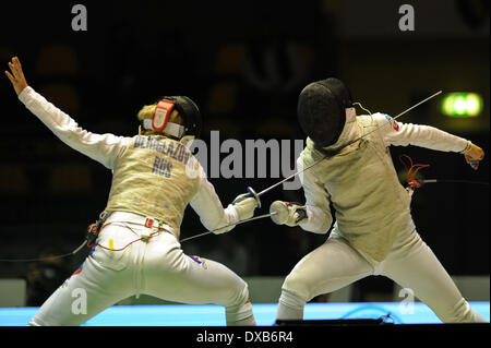 Turin, Italie. Mar 22, 2014. La finale entre l'Inna Deriglazova en provenance de Russie et Elisa di Franceisca d'Italie en action au cours d'escrime fleuret femmes Coupe du monde. Credit : Action Plus Sport/Alamy Live News Banque D'Images