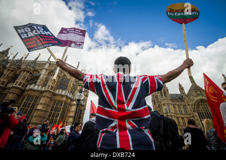 Marche contre le racisme et le fascisme sur l'Organisation des Nations Unies Journée internationale contre le racisme à Londres Banque D'Images