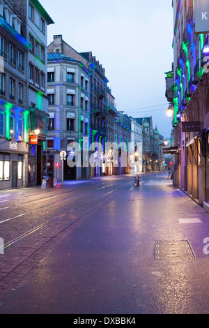 L'éclairage des rues de Noël sur la Rue de la Mesange, Strasbourg, France Banque D'Images