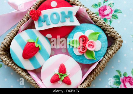 Panier-cadeau de la fête des Mères cupcakes Banque D'Images