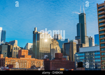 Paysage urbain de jour sur le centre-ville de Chicago Banque D'Images