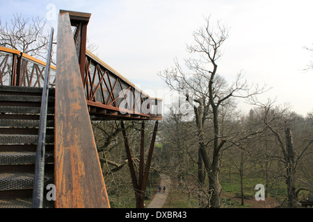 Le Rhizotron et Xstrata Treetop Walkway, Kew Gardens, London, England, UK Banque D'Images