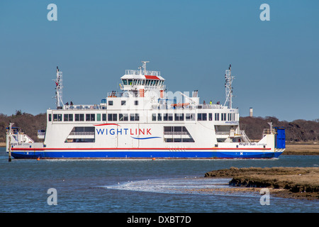 Ferry Wightlink Lymington et passe entre l'île de Wight Banque D'Images