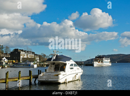 Bateau à vapeur - mv Teal - accostage à Waterhead, le lac Windermere, Parc National de Lake District, Cumbria, Angleterre, Royaume-Uni Banque D'Images