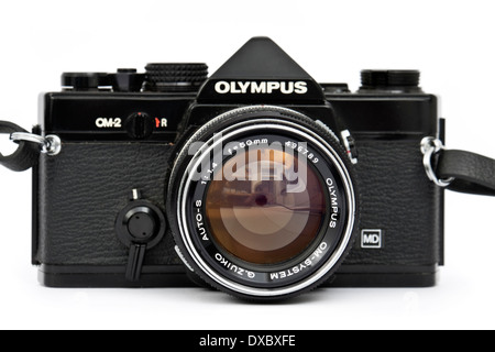 Vintage fin des années 1970, Olympus OM-2 professional 35mm film SLR camera avec G.Zuiko Olympus 50mm f/1,4 Objectif premier Banque D'Images