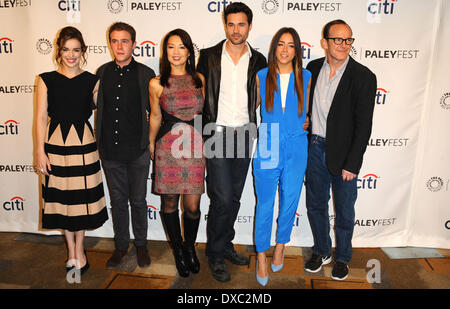 Los Angeles, Californie, USA. Mar 23, 2014. Chloe Bennett, Elizabeth Henstridge, Ming-Na Wen, Iain De Caestecker, Clark Gregg, Brett Dalton présents au Paley Center for Media 31e PaleyFest présente : ''Merveille des agents du S.H.I.E.L.D.'' tenue à l'Kodak Theater à Hollywood, Californie le 23 mars 2014. 2014 : Crédit D. Long/Globe Photos/ZUMAPRESS.com/Alamy Live News Banque D'Images