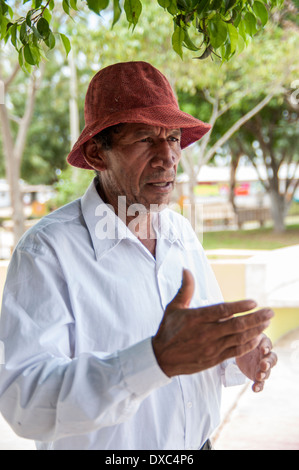 Péruvien afro-hommes de yapatera. Village de Piura, Pérou. Banque D'Images