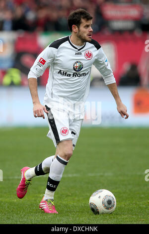 Nuremberg, Allemagne. Mar 23, 2014. Frankfurt's Tranquillo Barnetta en action au cours de la Bundesliga match de foot entre 1. FC Nuremberg et de l'Eintracht Frankfurt au Grundig Stadion à Nuremberg, Allemagne, 23 mars 2014. Photo : DANIEL KARMANN/dpa/Alamy Live News Banque D'Images